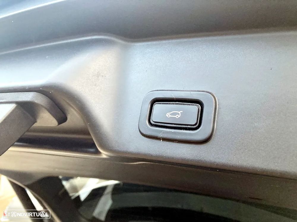 Land Rover Range Rover Evoque 2.0 D150 AWD R-Dynamic Auto - 30