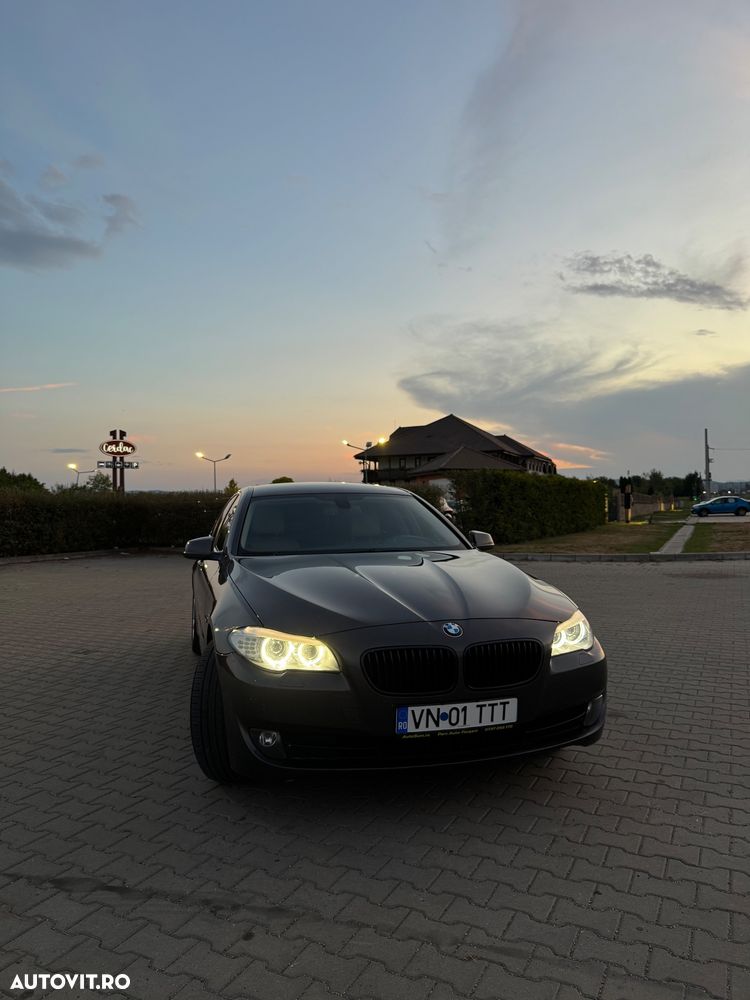 BMW Seria 5 520d Aut. - 1