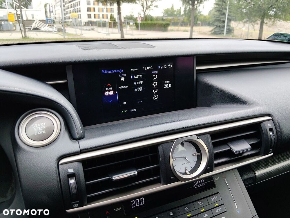 Lexus RC 200t / 300 F Sport - 18