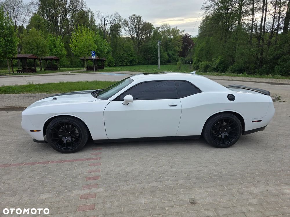 Dodge Challenger - 13