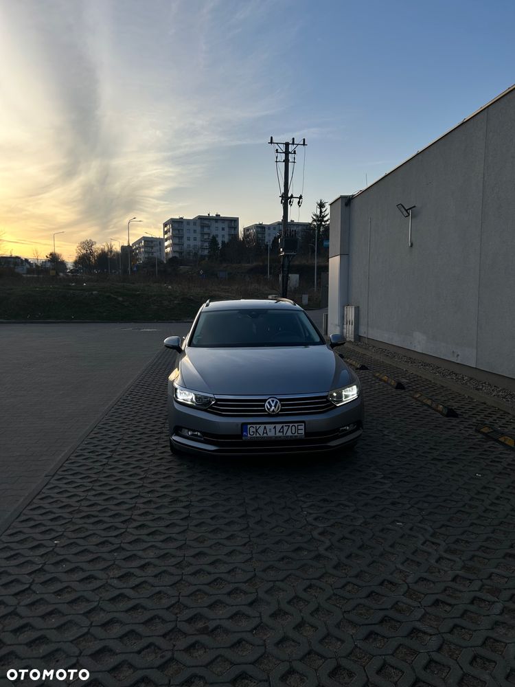 Volkswagen Passat 2.0 TDI SCR DSG Comfortline - 1