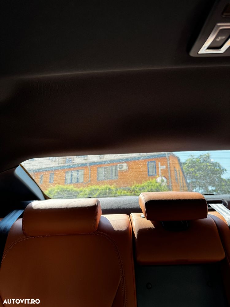 Jaguar XE 2.0 Portfolio - 10