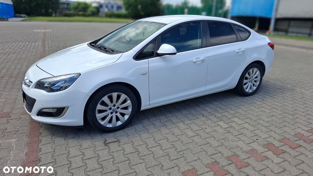 Opel Astra 1.6 Business - 1