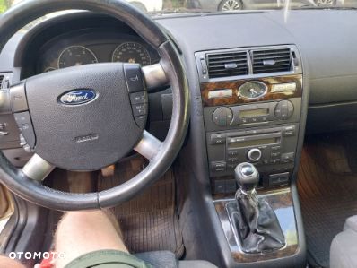Ford Mondeo 2.0 TDDi Ghia - 19