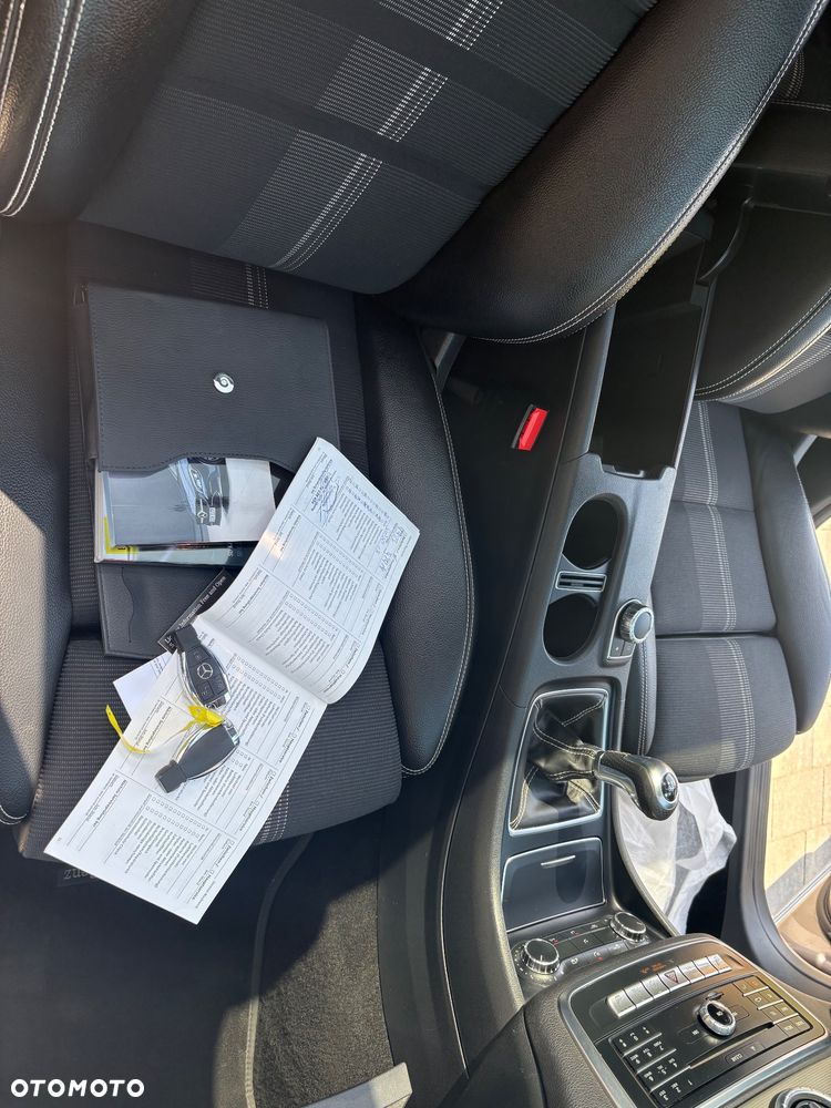 Mercedes-Benz CLA 180 SCORE - 35