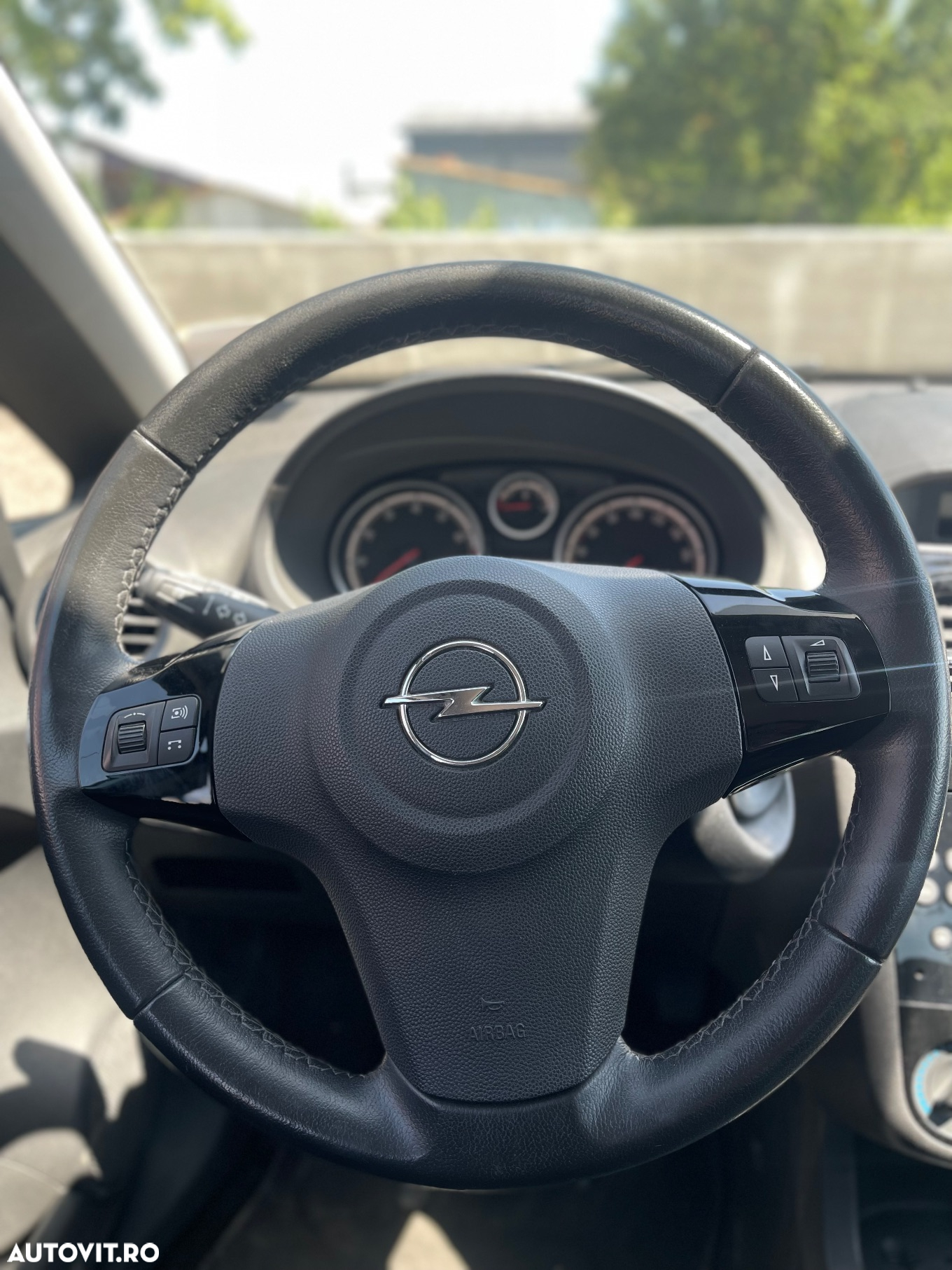 Opel Corsa 1.4 16V 150 Jahre - 9