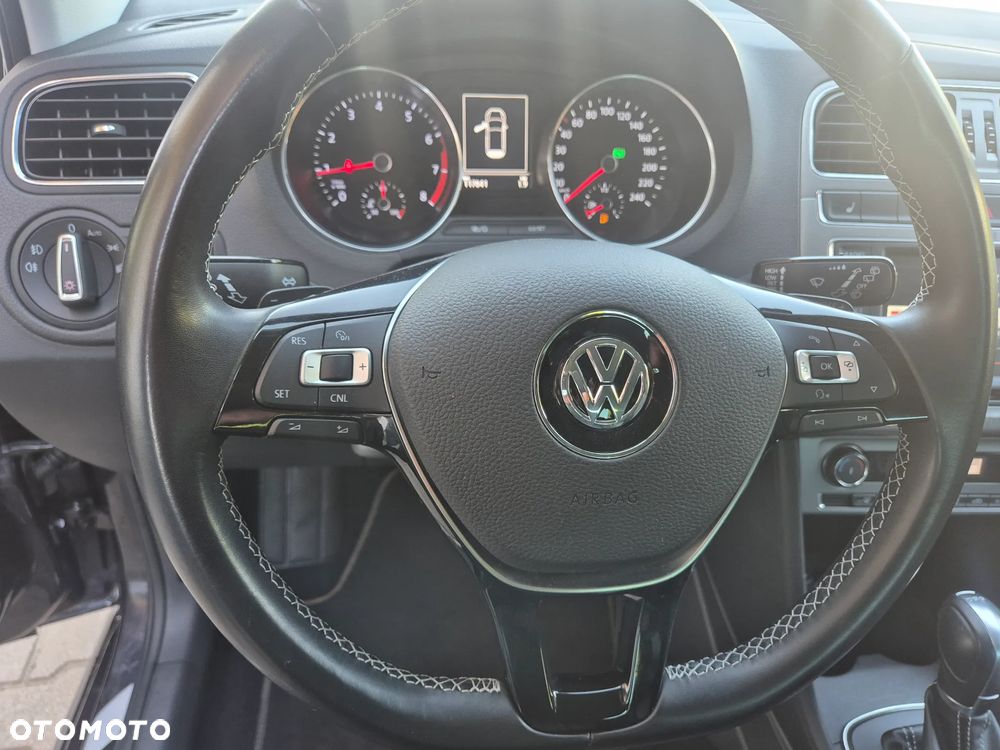 Volkswagen Polo 1.2 TSI Blue Motion Technology DSG Lounge - 21