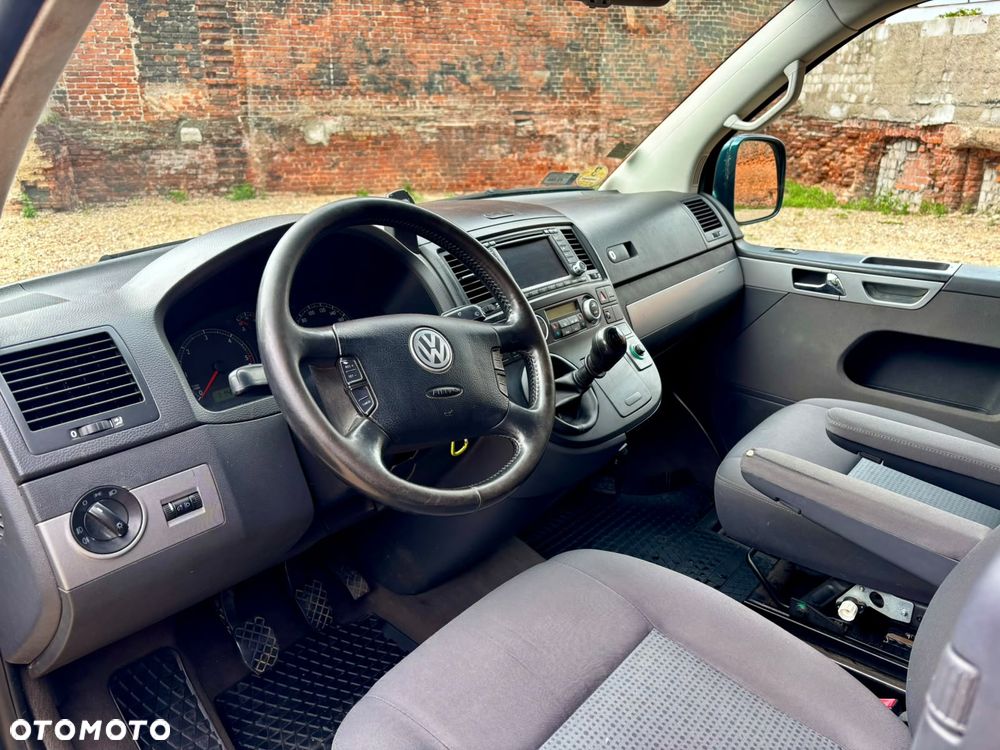 Volkswagen Multivan - 12
