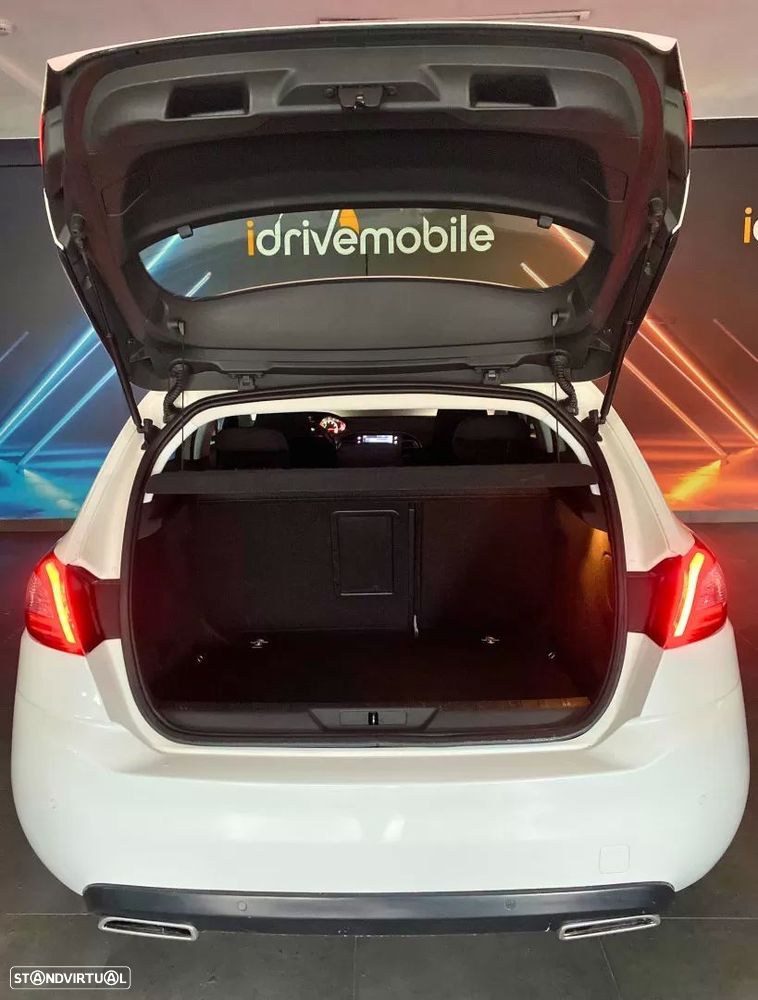 Peugeot 308 1.2 PureTech Style J17 - 17