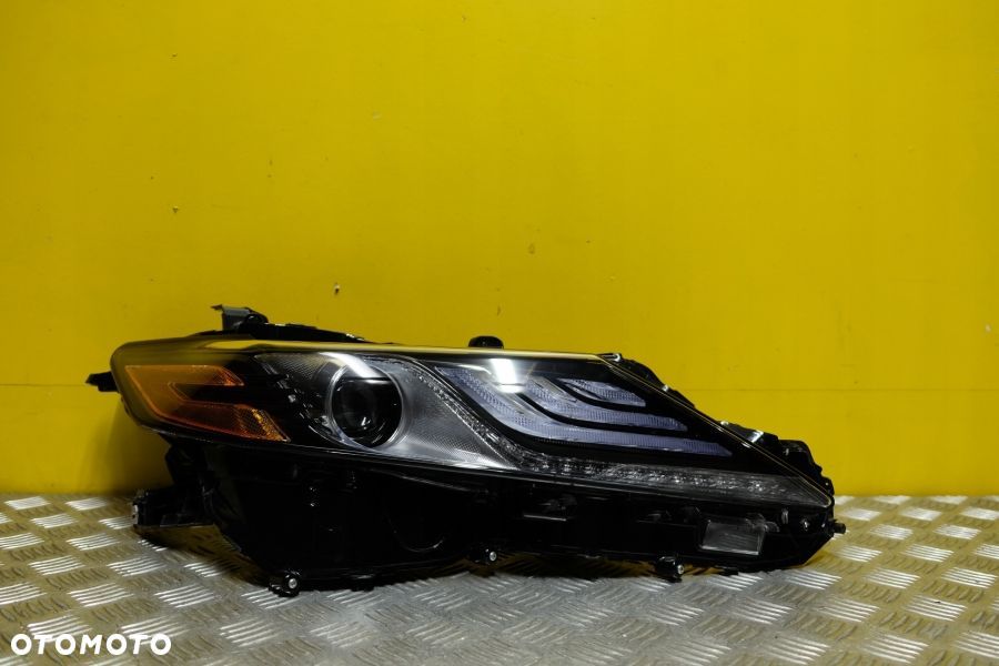 TOYOTA CAMRY 2018- REFLEKTOR LAMPA FULL LED CIEMNA PRAWA USA - 1