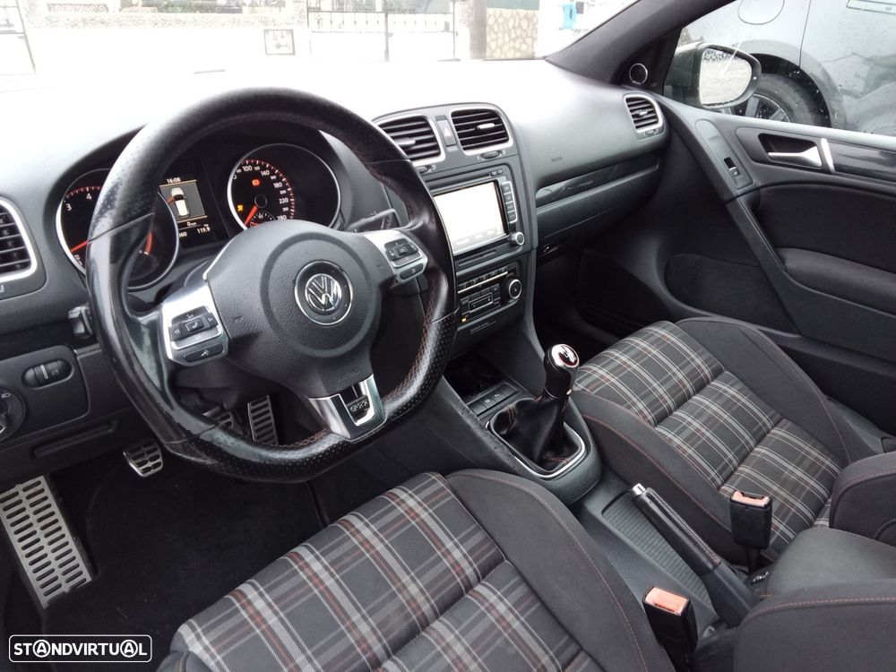 VW Golf 2.0 GTI - 16