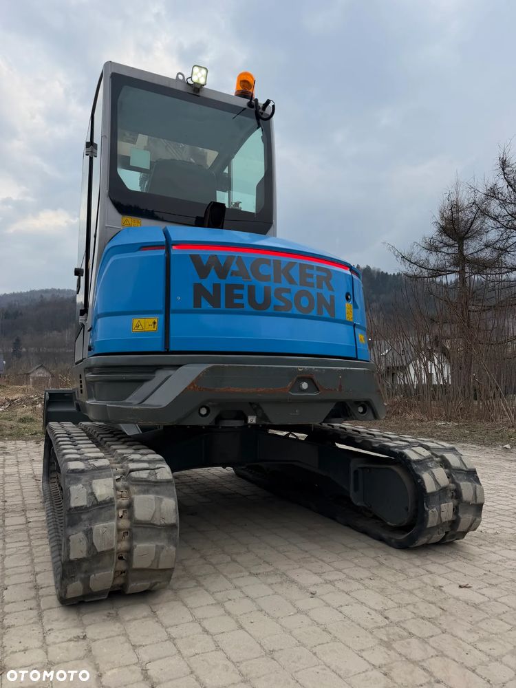 Wacker Neuson EZ50 Koparka Gąsienicowa 5,5 Tony. 2022 rok. 1400 mtg. Jak Nówka z salonu! ani deka luzów czy wycieków! Pochodzi z Gospodarstwa Norweskiego! Aktualne serwisy DEKRA BMWT. 2 łyżki. Silnik PERKINS 4 cyl. 52km. Maszyna Full wypasiona! Bogata wersja Norweska! Klima. Radio Usb. Szybkozłącze Hydrauliczne. OKAZJA. Pełny Oryginał historia do sprawdzenia w Wacker autoryzowany! - 3