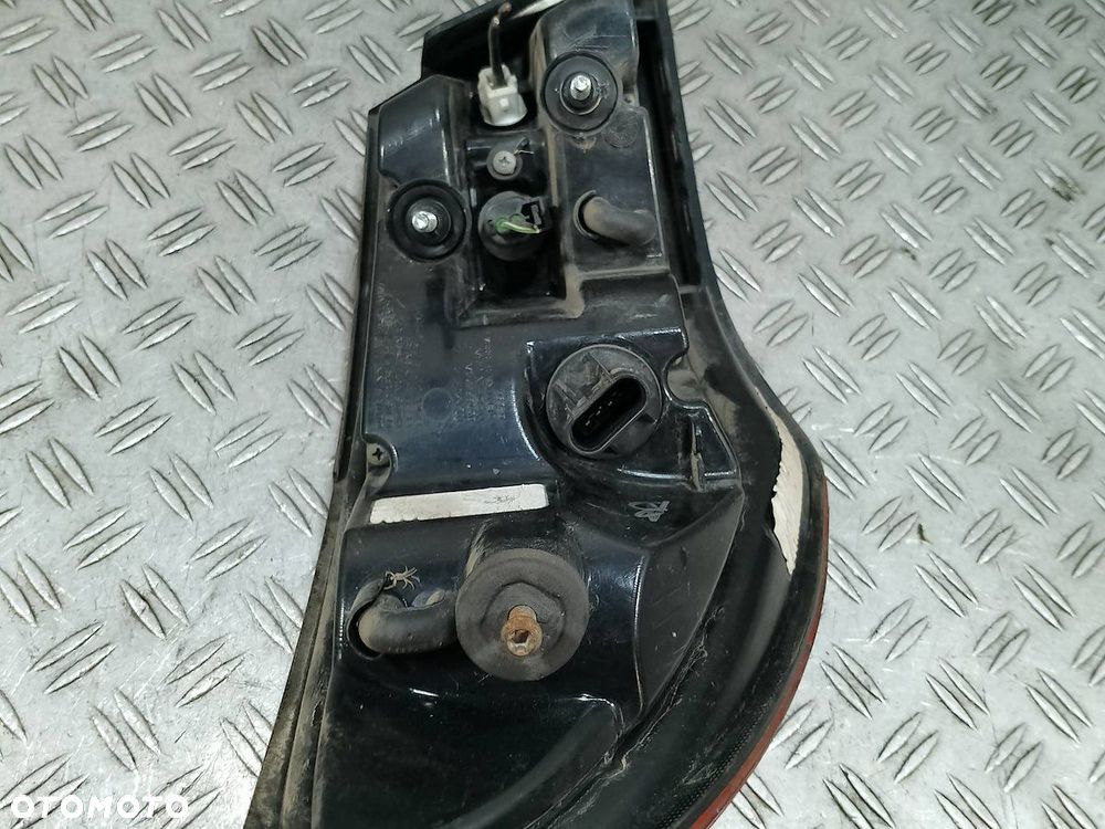 LAMPA TYLNA PRAWA CHRYSLER 200 (JS) 05182524AE SEDAN - 5
