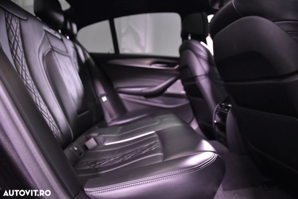 BMW Seria 5 530d Aut. Sport Line - 13