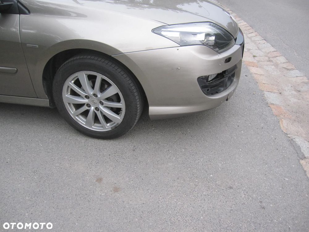 Renault Laguna dCi 110 FAP Bose Edition - 9