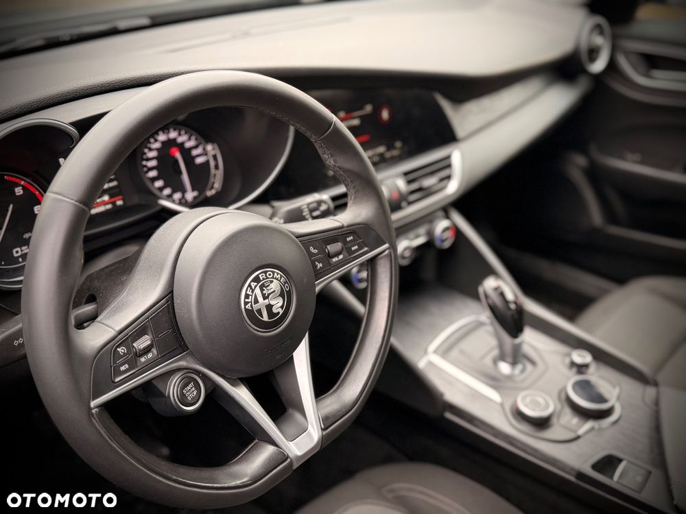 Alfa Romeo Giulia - 23