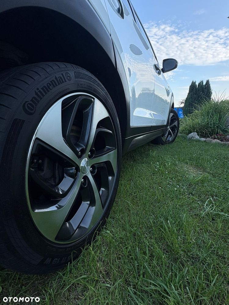 Hyundai Tucson 2.0 CRDI 4WD Automatik Style - 17