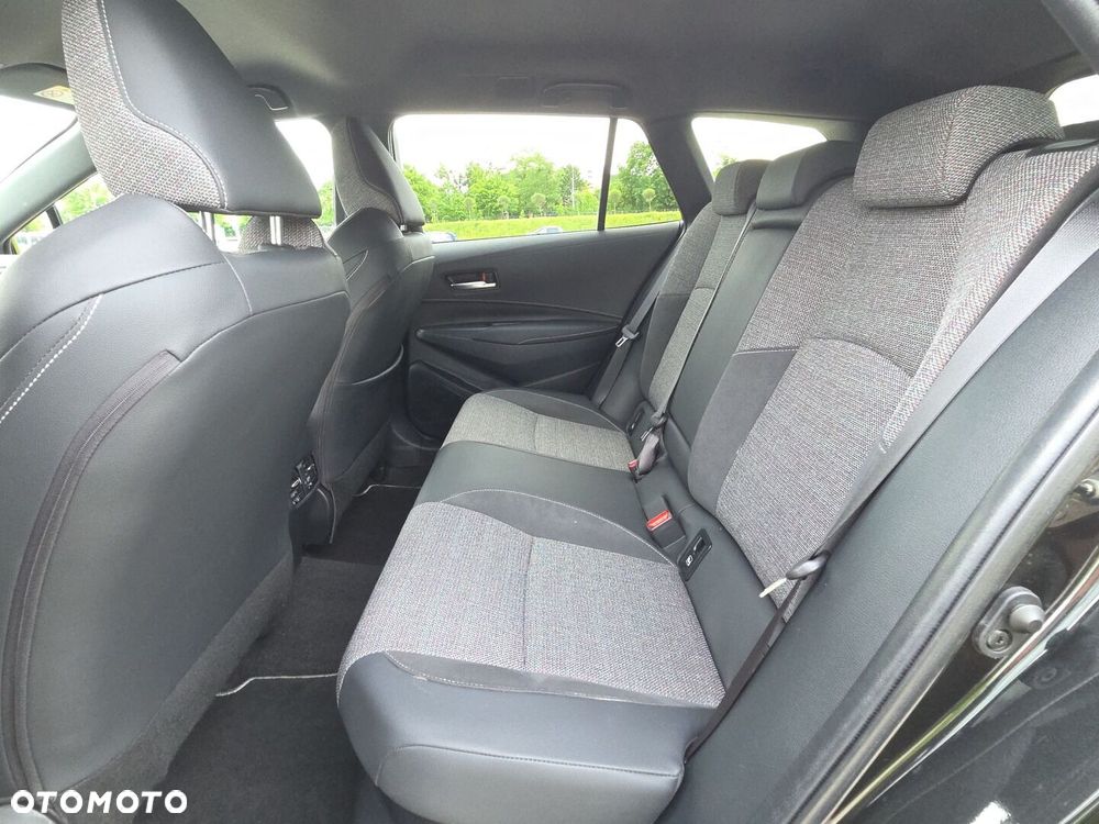 Toyota Corolla 2.0 Hybrid Style - 18