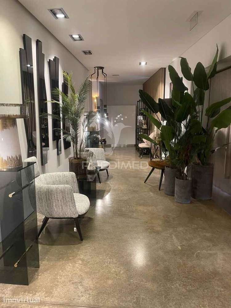 Armazém, 2.801 m2 em São João da Madeira - Grande imagem: 2/12