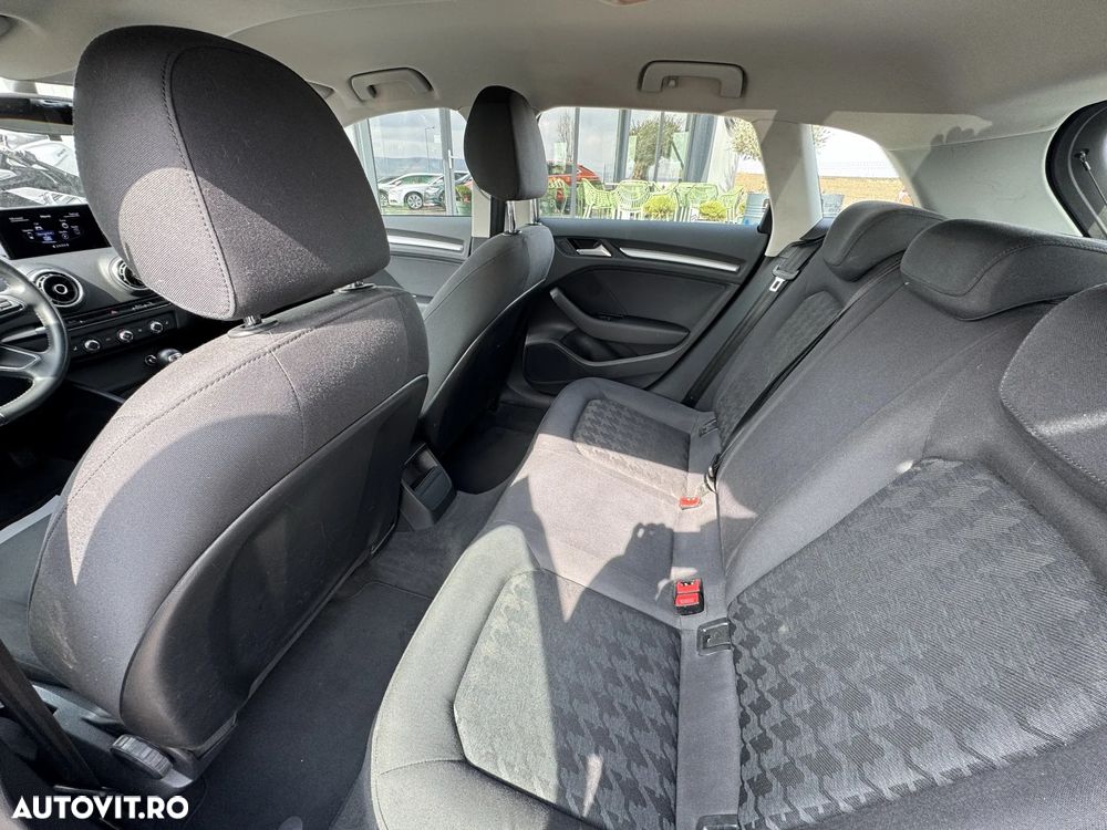 Audi A3 1.6 TDI S tronic Ambiente - 14