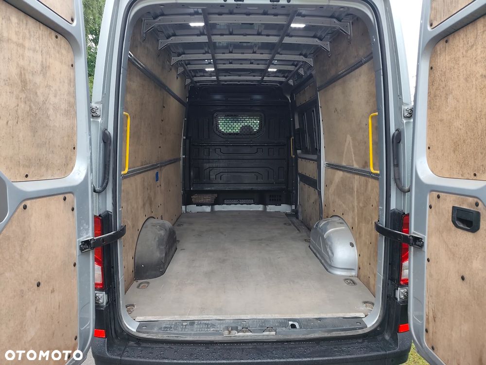 Volkswagen Crafter - 11