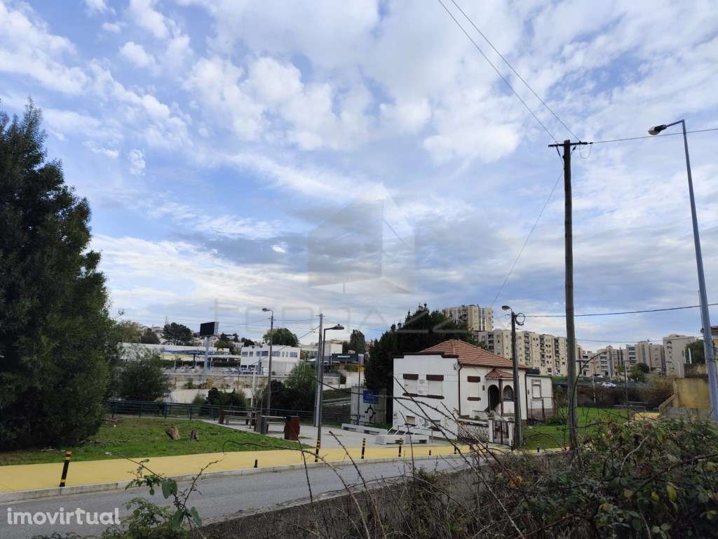 INVESTIDOR. Terreno loteado para 4 moradias, com projeto e especial... - Grande imagem: 3/15