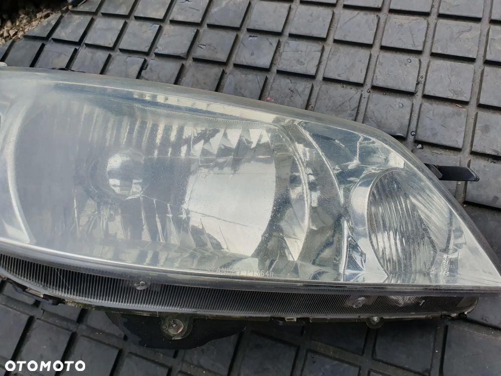 MAZDA 323 F BJ LIFT 2002-2003 LAMPA PRAWA PRZEDNIA EUROPA   STANLEY P1364 - 4