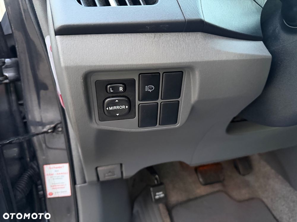 Toyota Prius 1.8 HSD Prestige - 27