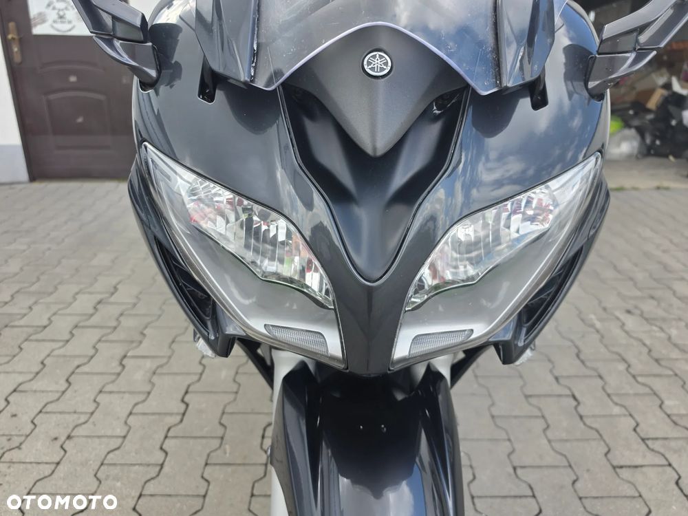 Yamaha FJR - 27
