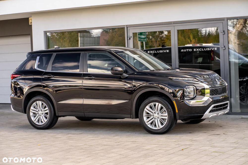 Mitsubishi Outlander - 11