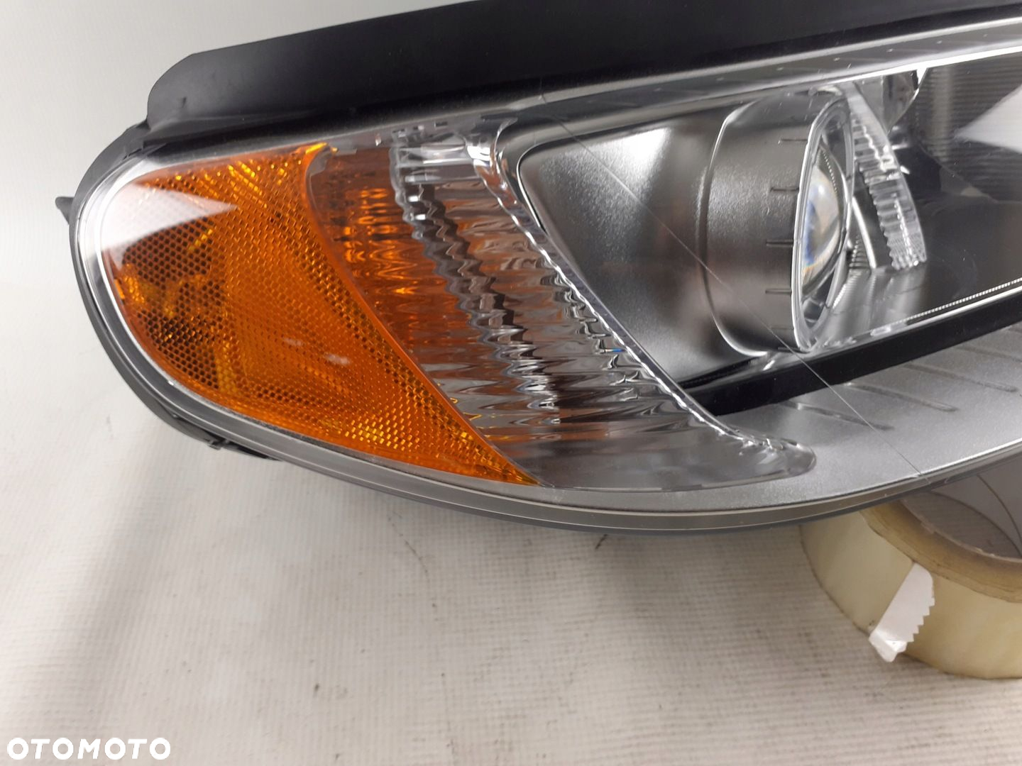 Lampa prawa przód Volvo V70 -xenon 07-16 rok - 2