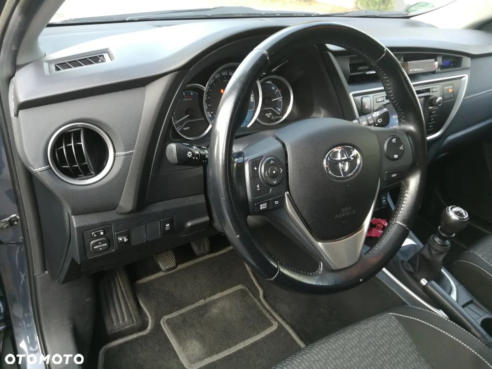 Toyota Auris 1.4 D-4D Premium Comfort - 13