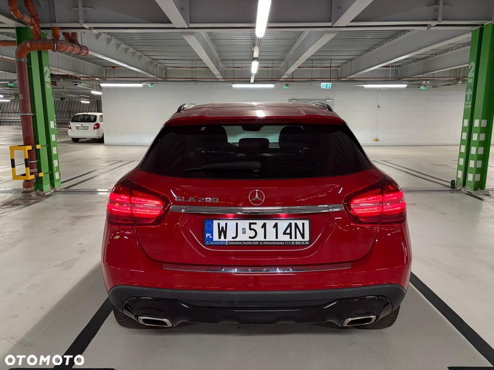 Mercedes-Benz GLA 200 7G-DCT Urban - 6