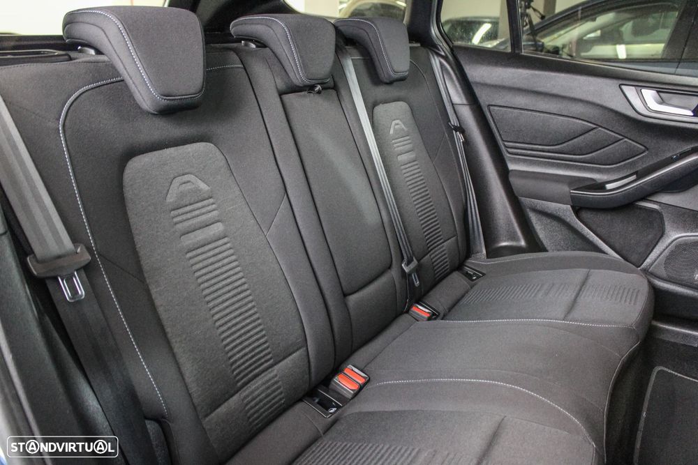Ford Focus SW 1.5 TDCi EcoBlue Active - 18