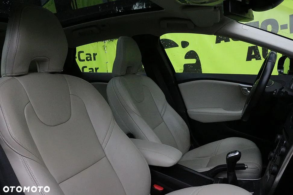 Volvo V40 D4 Summum - 13