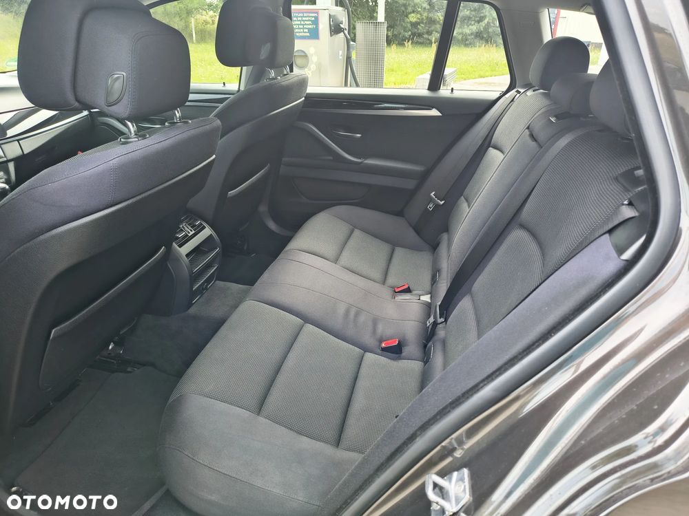 BMW Seria 5 520d Luxury Line - 8