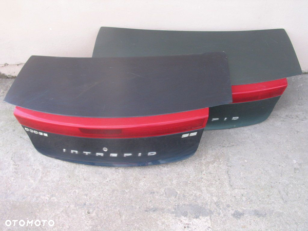 klapa tył tylna dodge Intrepid 98-04r.