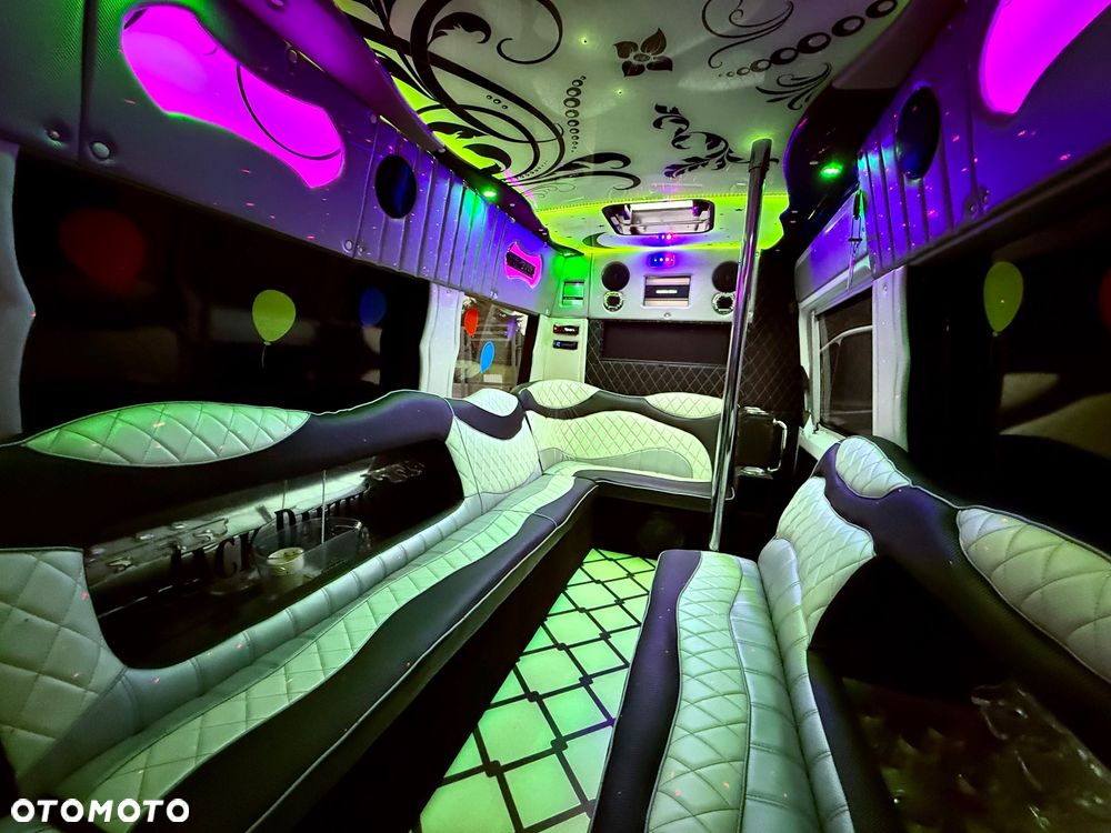 Mercedes-Benz Sprinter - 28