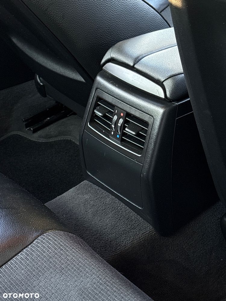 BMW Seria 3 320d - 19