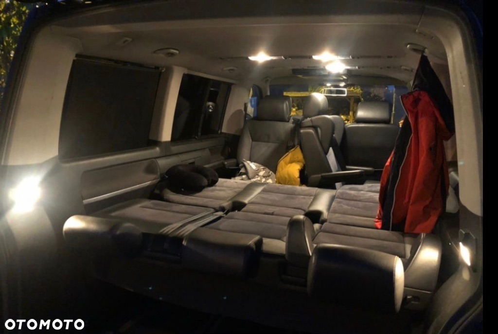Volkswagen Multivan - 20