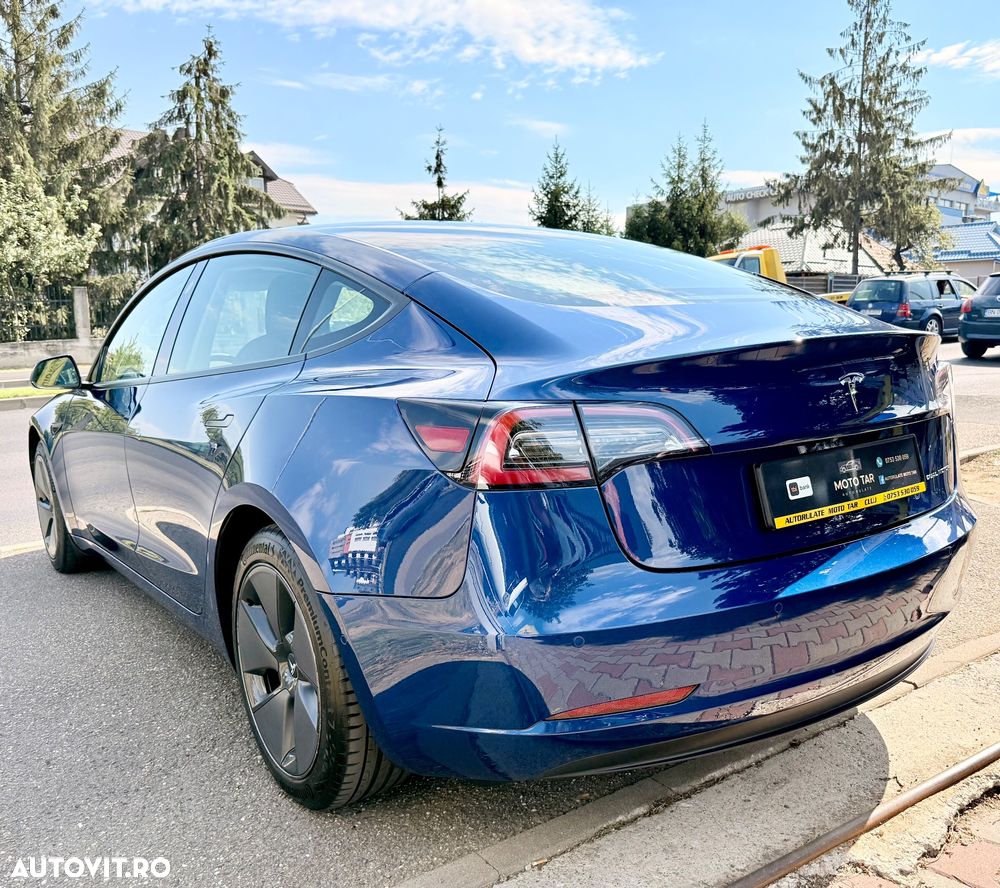 Tesla Model 3 - 3