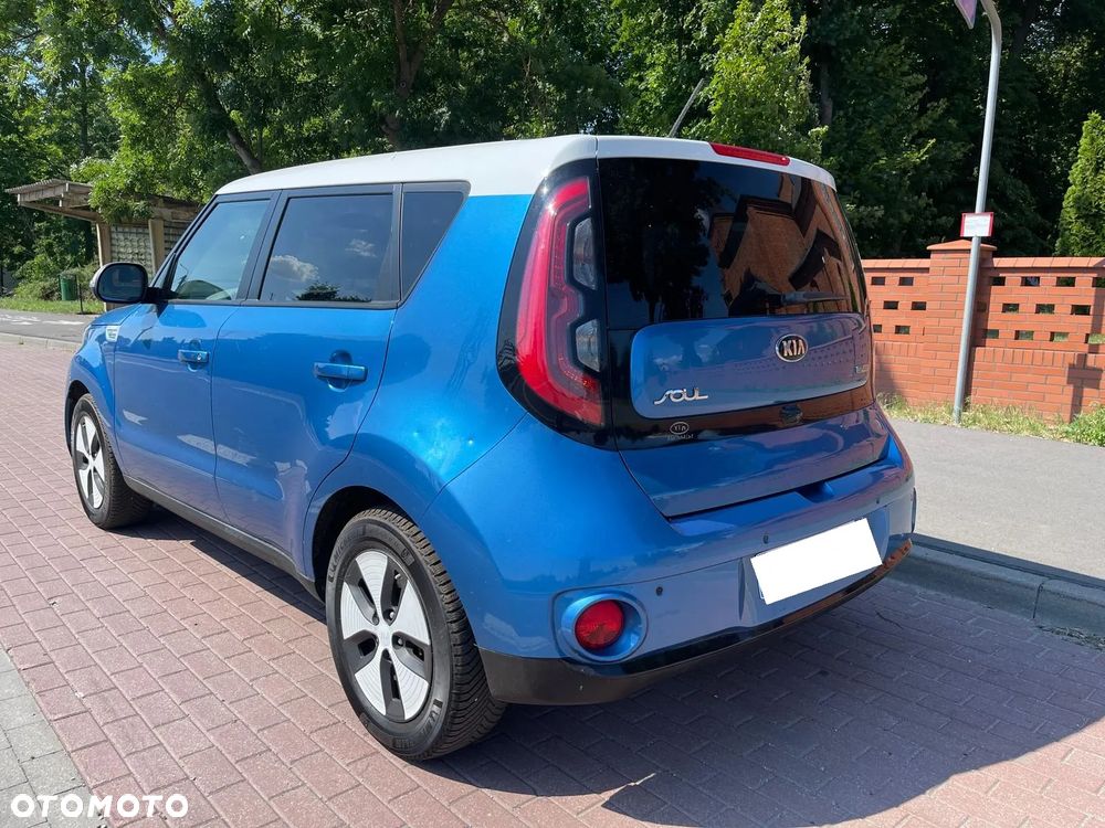 Kia Soul Plug - 3