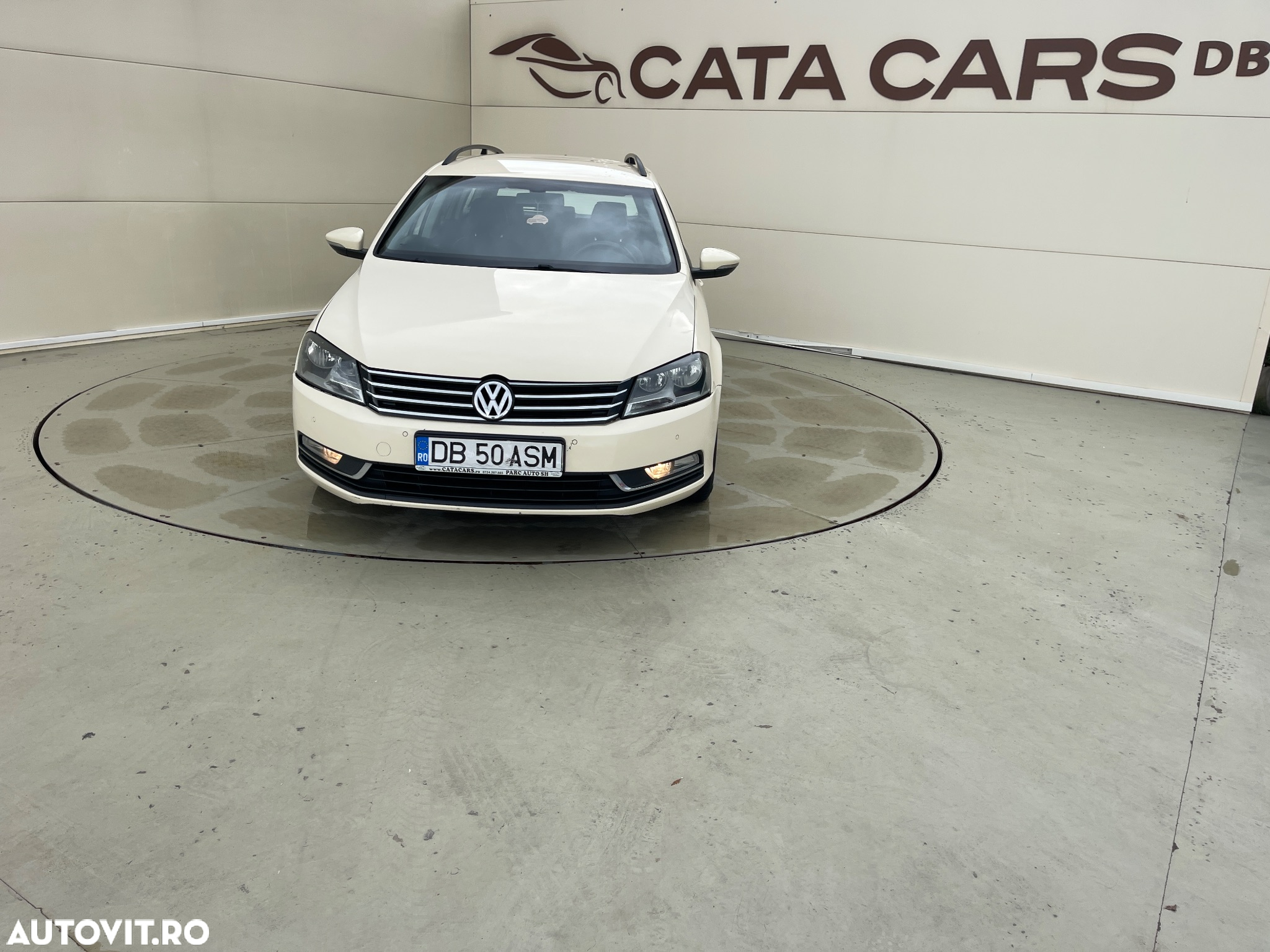 Volkswagen Passat 2.0 TDI BlueMotion Tehnology DSG Trendline - 2