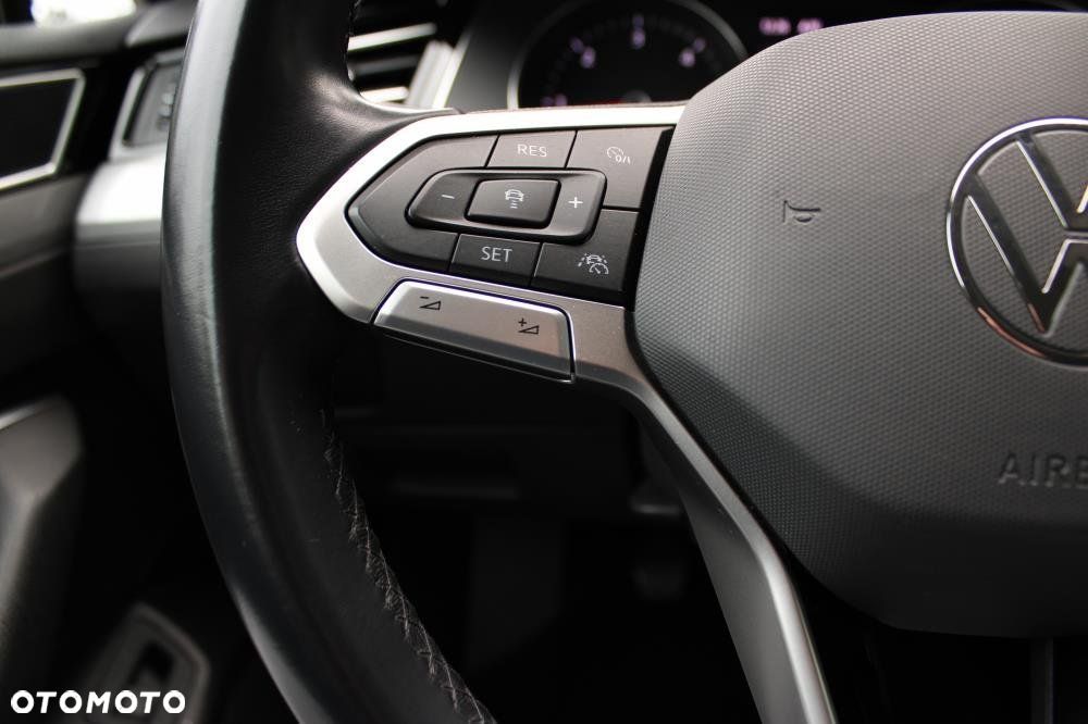 Volkswagen Passat - 14