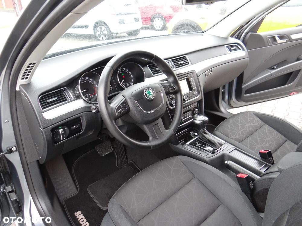 Skoda Superb 2.0 TDI DSG FAMILY - 22