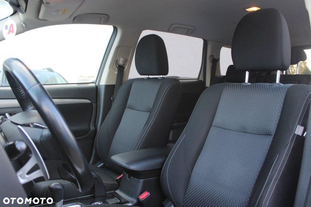 Mitsubishi Outlander - 18