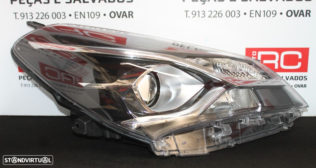 Farol Toyota Yaris de 2014 a 2018 - 2