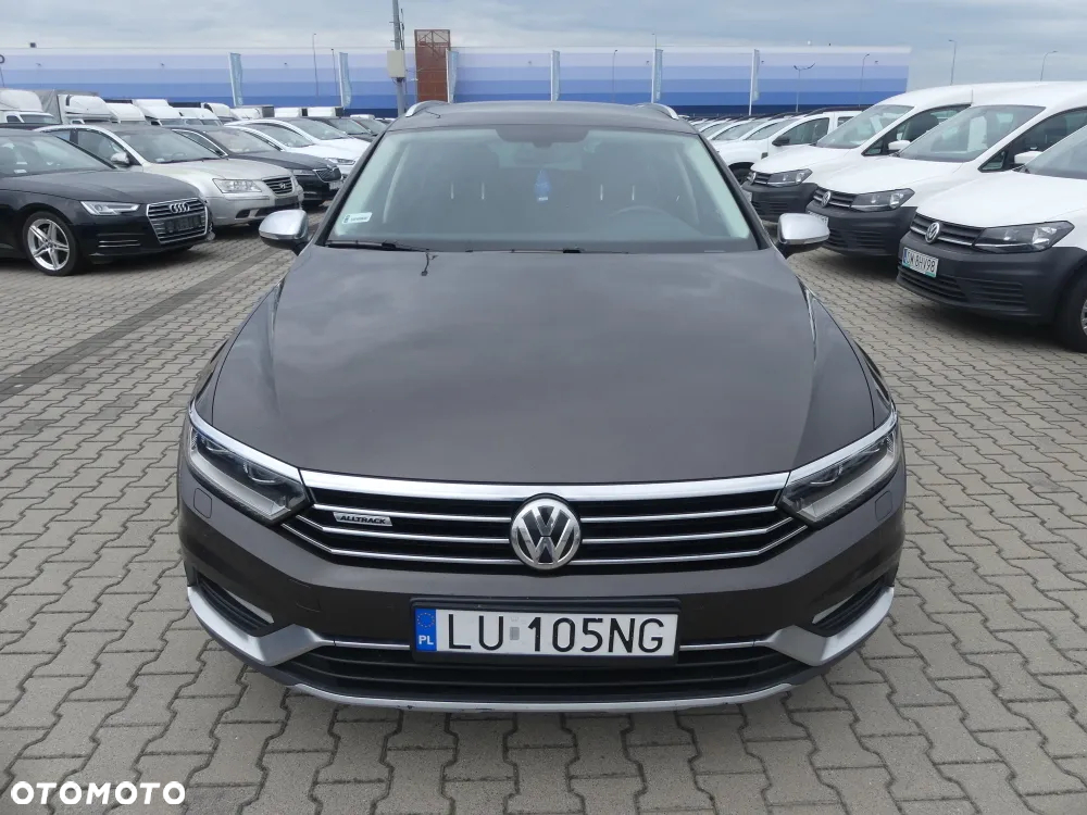 Volkswagen Passat - 2