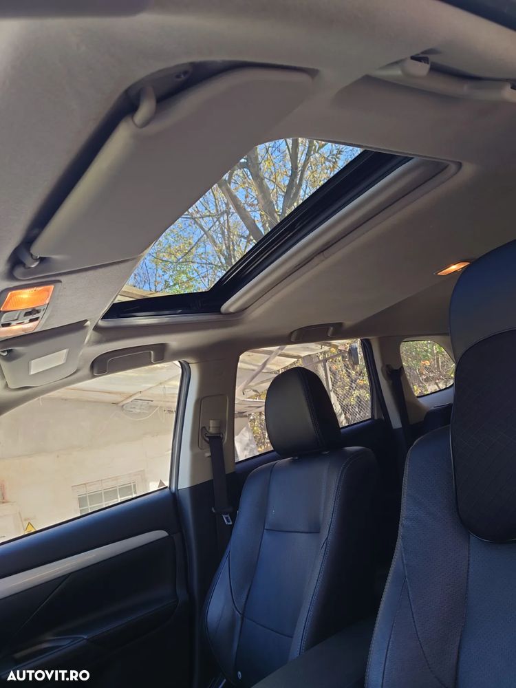 Mitsubishi Outlander - 6