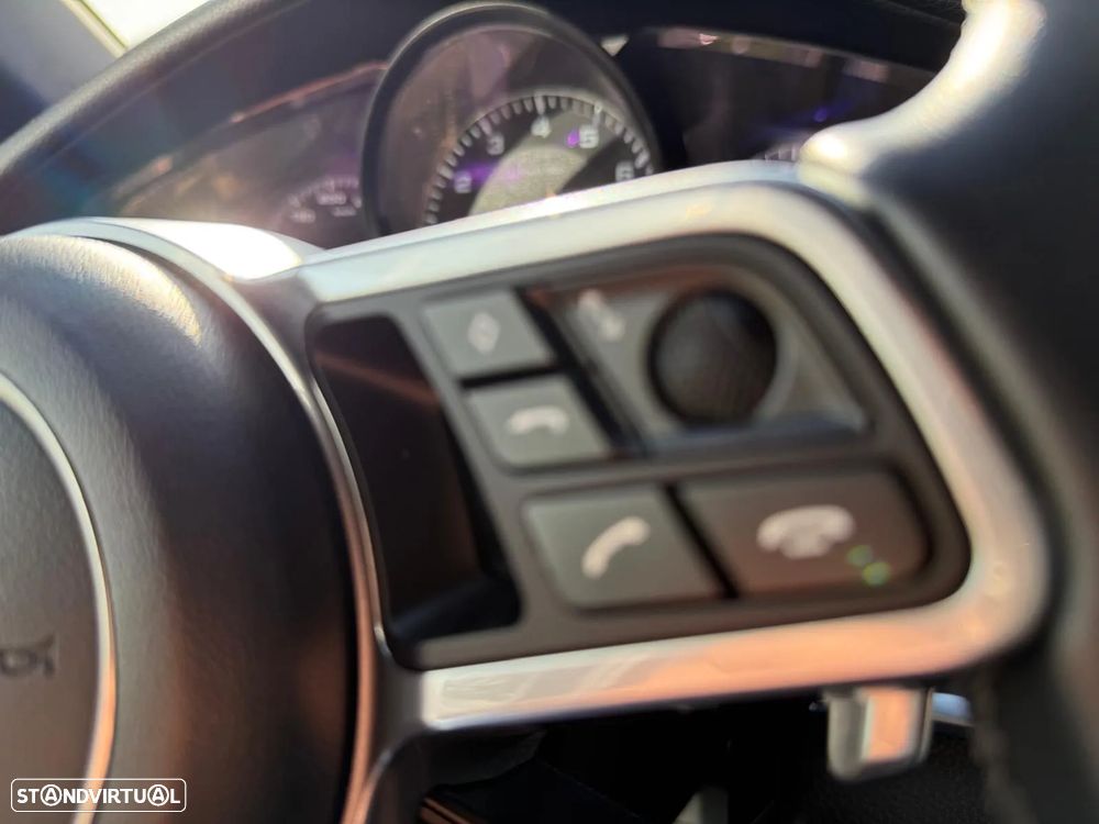 Porsche Panamera 4 E-Hybrid - 27